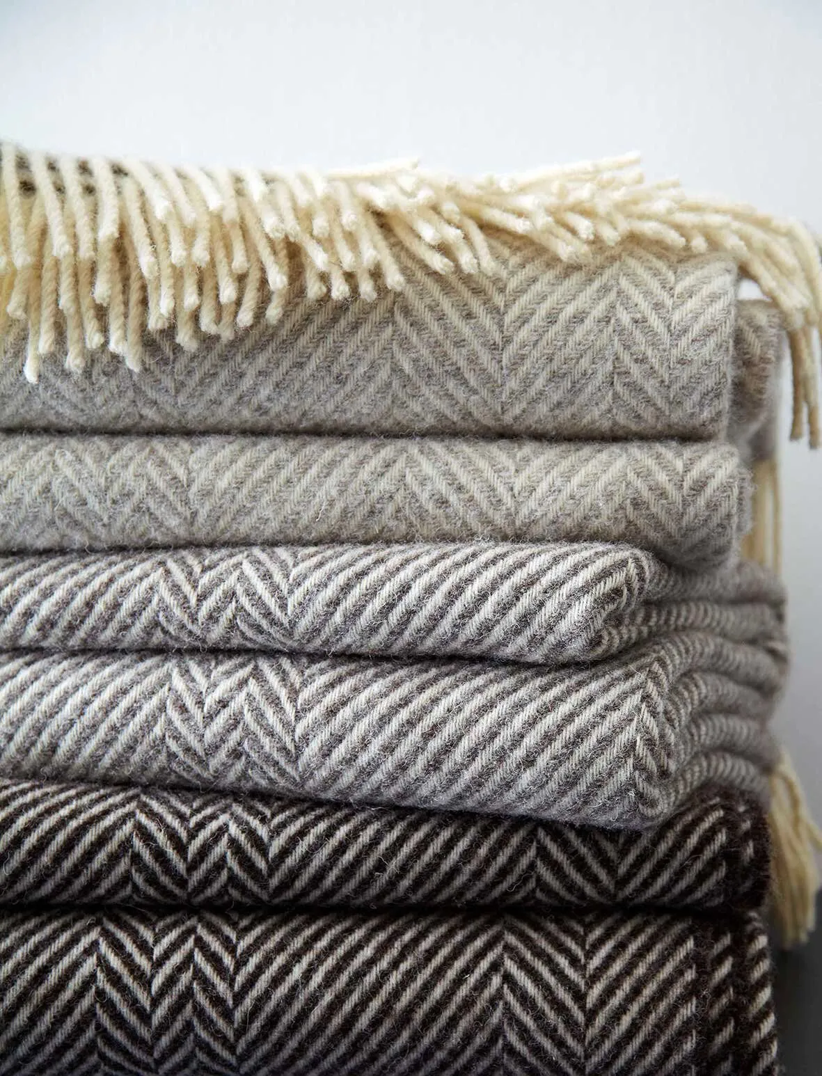JACOBS WOOL THROW | LARGE | NATURAL GREY CHEVRON