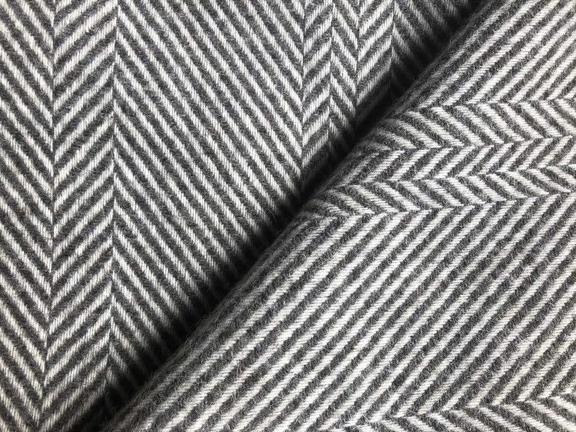 JACOBS WOOL THROW | LARGE | NATURAL GREY CHEVRON