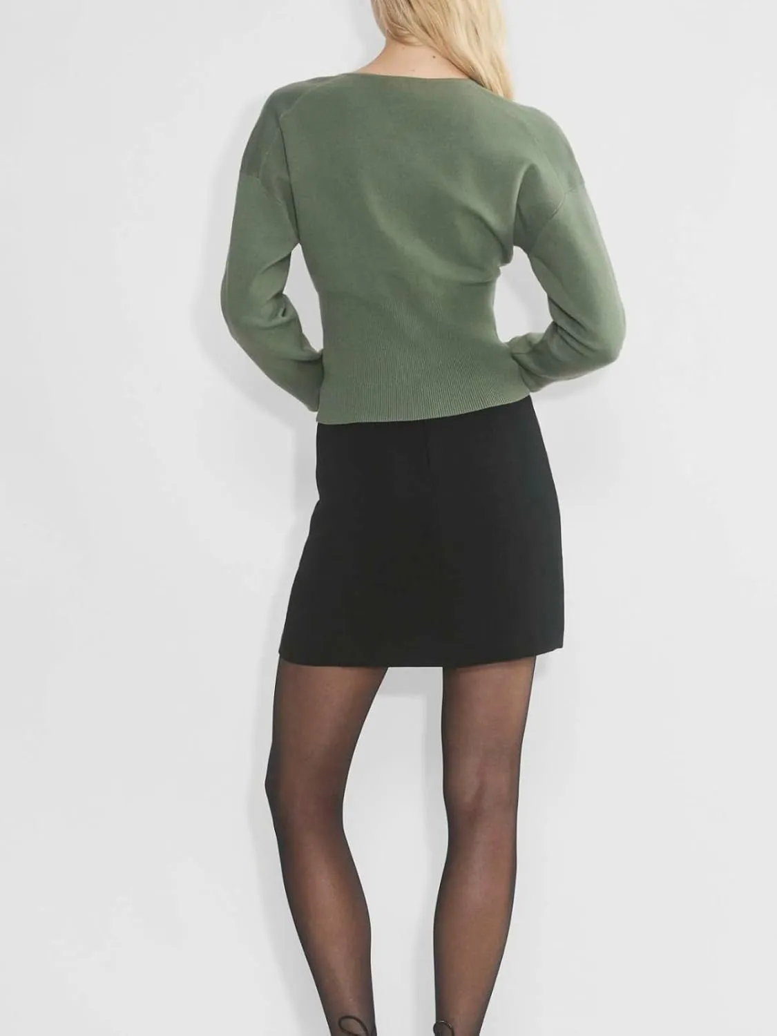 Womens Cropped Sweaters Fall Button Down V Neck Long Sleeve Pullover Solid Casual Ribbed Knit Slim Fit Cardigan