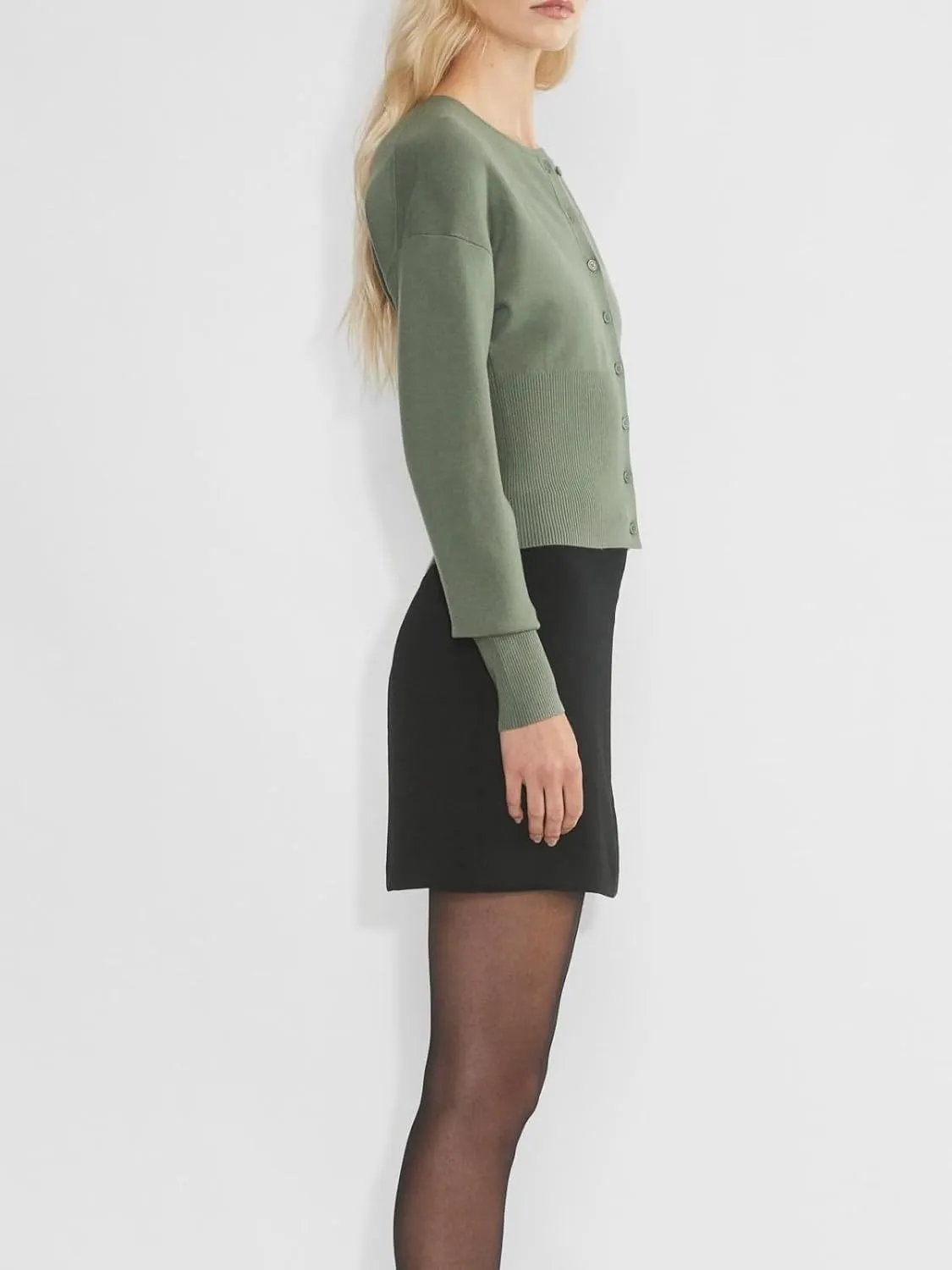 Womens Cropped Sweaters Fall Button Down V Neck Long Sleeve Pullover Solid Casual Ribbed Knit Slim Fit Cardigan